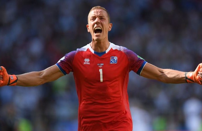 Thủ môn Iceland đã giải mã siêu sao Messi như thế nào? Hannes Halldorsson là người hùng của Iceland.