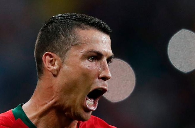 Tổng thống Mỹ: 'Họ nói Ronaldo là cầu thủ vĩ đại nhất' Tổng thống Mỹ Donald Trump hết lời ca ngợi Ronaldo.