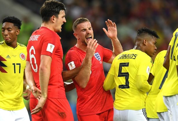HLV Mourinho phát hãi với thói ăn vạ của tuyển thủ Anh HLV Mourinho ngán ngẩm vì tuyển Anh.