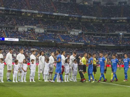 Không Ronaldo, sân nhà Real 'vắng như chùa bà Đanh' Sân Bernabeu còn rất nhiều chỗ trống sau khi mất Ronaldo