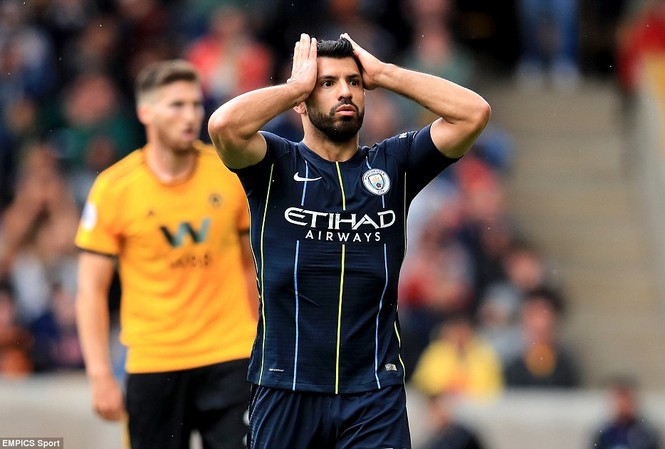 Man City mất điểm trước tân binh, Arsenal thắng trận đầu Sergio Aguero không thể ghi bàn trước Wolves