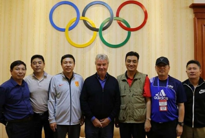 Mời Guus Hiddink, bóng đá Trung Quốc ôm mộng vàng Olympic Guus Hiddink tại Ủy ban Olympic Trung Quốc