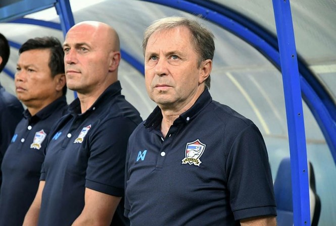 Tuyển Thái Lan viếng cố Chủ tịch Leicester trước khi dự AFF Cup HLV tuyển Thái Lan, Milovan Rajevac