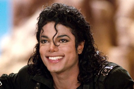 Xem lại những bước nhảy huyền thoại và khác biệt của Michael Jackson Nhớ Michael Jackson bằng những bước nhảy đi vào huyên thoại
