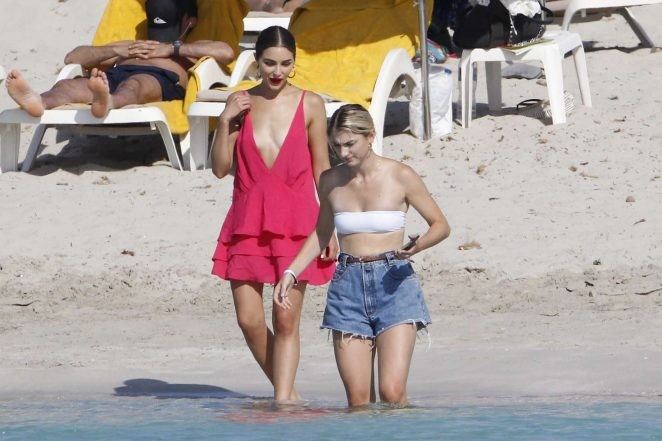 Không nội y, Olivia Culpo diện váy khoét sâu lấp ló vòng 1 quyến rũ Hoa hậu Hoàn vũ Mỹ 2012 quyến rũ khi diện váy khoét sâu, không nội y