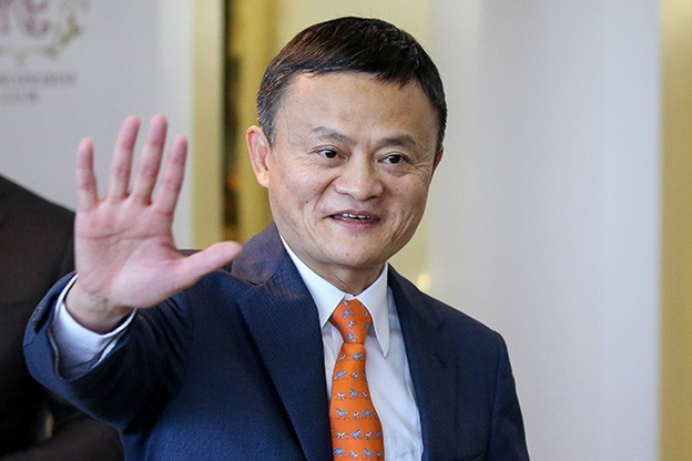 Ông Putin hỏi Jack Ma: 'Còn trẻ thế, sao đã nghỉ hưu'? CEO Alibaba, tỷ phú Jack Ma muốn nghỉ hưu vào năm sau để làm giáo dục và từ thiện. (Nguồn: Yicai Global)