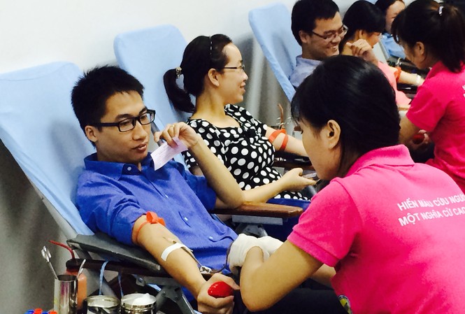 Đoàn viên, thanh niên Bộ Tài chính hiến hơn 200 đơn vị máu ĐVTN Bộ Tài chính tham gia hiến máu tình nguyện sáng 31/7. Ảnh Hải Yến