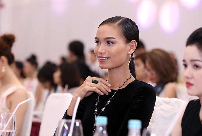 Người đẹp Ê đê H’ăng Niê tiếc nuối vì lỡ hẹn với Hoa hậu Việt Nam Người đẹp Ê đê H’ăng Niê tiếc nuối vì lỡ hẹn với Hoa hậu Việt Nam