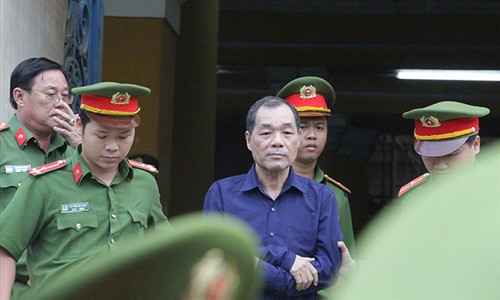 Ông Trầm Bê không kháng cáo bản án 4 năm tù Ông Trầm Bê hôm xử sơ thẩm. Ảnh: Tân Châu