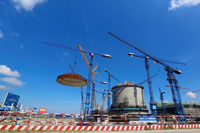 Nhiều nước bắt đầu đóng cửa với đầu tư của Trung Quốc Tập đoàn Yantai Taihai chuyên sản xuất lắp đặt các công trình hạt nhân. Trong ảnh là một lò phản ứng đang được xây dựng
ẢNH:Reuters
