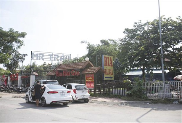 Cho thuê tràn lan ở Khu LHTTQG Mỹ Đình: Lỗi thuộc chính quyền Nhà hàng, quán bia kinh doanh trong khuôn viên Khu LHTT Mỹ Đình. Ảnh: P.N