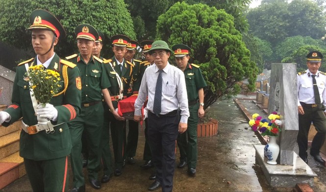 Truy điệu và an táng 36 liệt sĩ hy sinh 50 năm trước Truy điệu và an táng các hài cốt liệt sĩ tại Nghĩa trang Liệt sĩ huyện Gio Linh