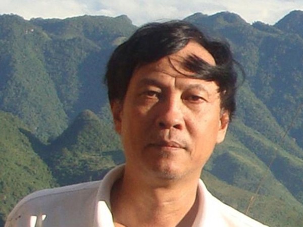 Nhà thơ Nguyễn Việt Chiến ra mắt tập thơ mới Nhà thơ Nguyễn Việt Chiến ra mắt tập thơ mới