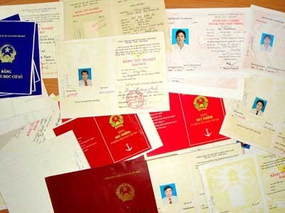 1 cú click chuột, có ngay... bằng đại học 1 cú click chuột, có ngay... bằng đại học