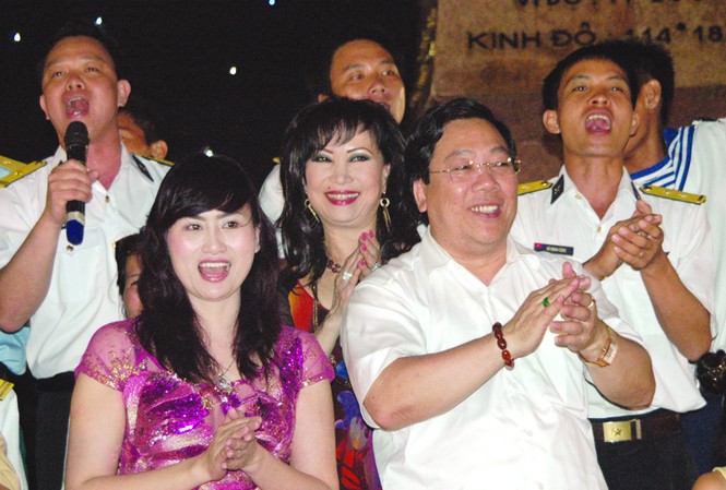 Ca sỹ hải ngoại đầu tiên hát ở Trường Sa Ca sỹ hải ngoại đầu tiên hát ở Trường Sa