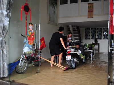 Bão số 2 đổ bộ vào các tỉnh ven biển Đông Bắc bộ Bão số 2 đổ bộ vào các tỉnh ven biển Đông Bắc bộ