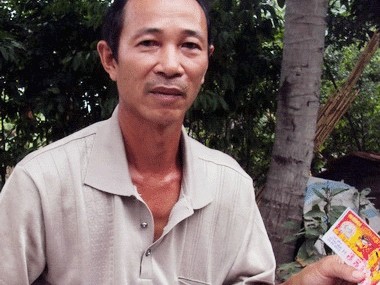 Trả thưởng 100 triệu cho vé số rách Trả thưởng 100 triệu cho vé số rách