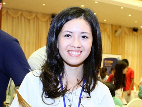 Nữ sinh Việt xinh đẹp, truyền kinh nghiệm du học Mỹ Nữ sinh Việt xinh đẹp, truyền kinh nghiệm du học Mỹ