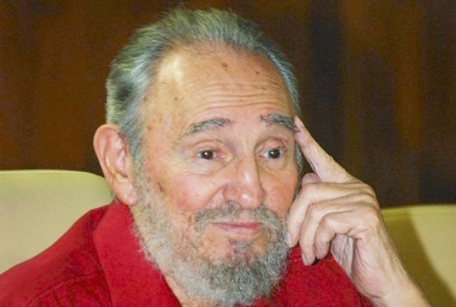 Lãnh tụ Cuba Fidel Castro xuất hiện trước công chúng Lãnh tụ Cuba Fidel Castro xuất hiện trước công chúng