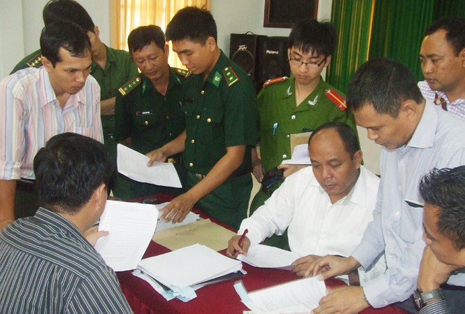 Dẫn giải 11 hải tặc về Indonesia Dẫn giải 11 hải tặc về Indonesia