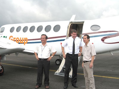 Bầu Đức: Xây sân bay, mua trực thăng vì ... bóng đá Lào? Bầu Đức: Xây sân bay, mua trực thăng vì ... bóng đá Lào?