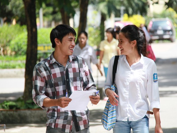 Sĩ tử hứng thú với đề thi 'thần tượng' và 'kẻ cơ hội' Sĩ tử hứng thú với đề thi 'thần tượng' và 'kẻ cơ hội'