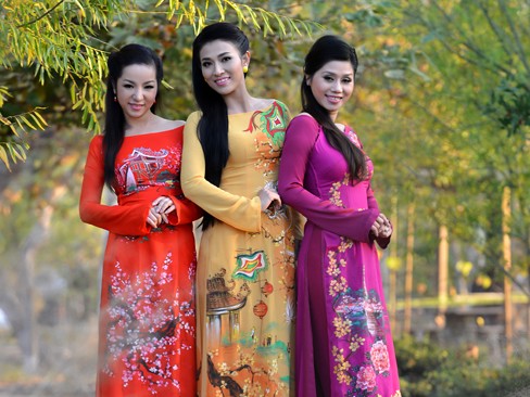 Áo dài ba miền rực rỡ sắc xuân trên đất Mỹ Áo dài ba miền rực rỡ sắc xuân trên đất Mỹ