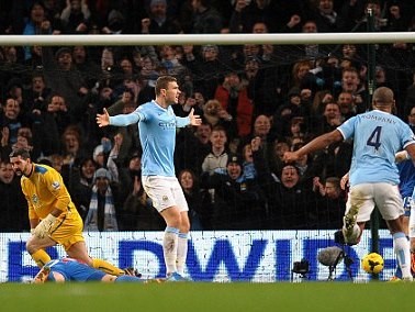 Premier League đêm qua: Man xanh lên đỉnh Premier League đêm qua: Man xanh lên đỉnh