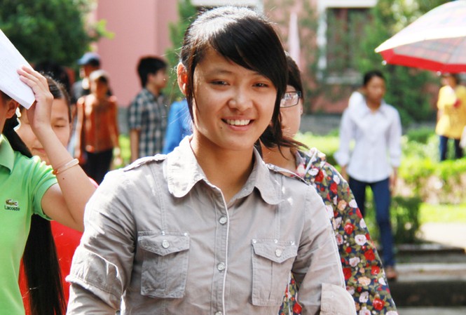 Thí sinh cười vui sau ngày thi cuối Thí sinh cười vui sau ngày thi cuối