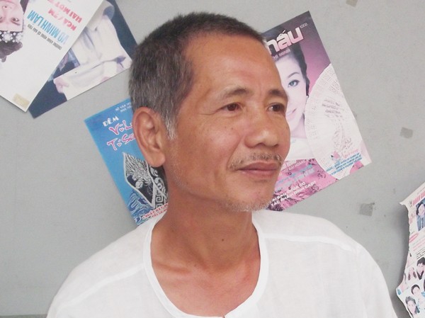 Có một Chí Trung sau cánh gà Có một Chí Trung sau cánh gà