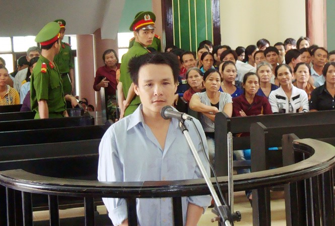 Cuồng ghen giết vợ, lãnh 20 năm tù Bị cáo Đào Văn Bọi