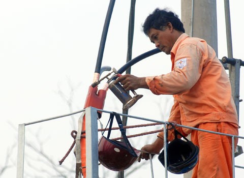 EVN thu hơn 7 tỷ USD tiền bán điện EVN thu hơn 7 tỷ USD tiền bán điện