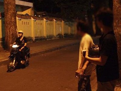Tâm sự của trai bao ‘đội lốt’ thợ cắt tóc Tâm sự của trai bao ‘đội lốt’ thợ cắt tóc