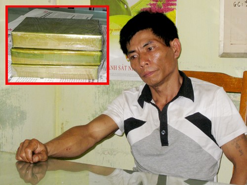 Dùng hai ô tô 'hộ tống' heroin Dùng hai ô tô 'hộ tống' heroin