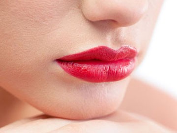 10 cách 'chia tay' bờ môi thâm tái 10 cách 'chia tay' bờ môi thâm tái