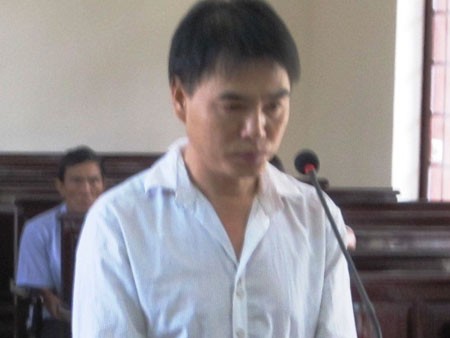 Dọa ma rồi hiếp dâm con riêng của người tình Dọa ma rồi hiếp dâm con riêng của người tình