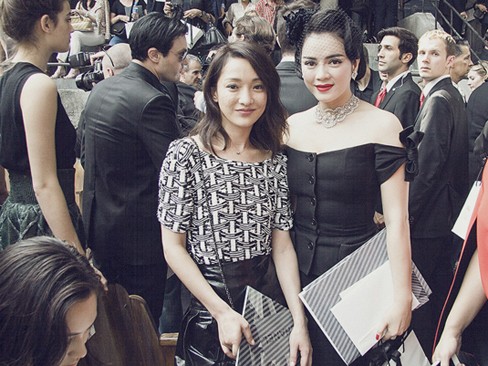 Lý Nhã Kỳ nổi bật không kém Châu Tấn tại show Chanel Lý Nhã Kỳ nổi bật không kém Châu Tấn tại show Chanel