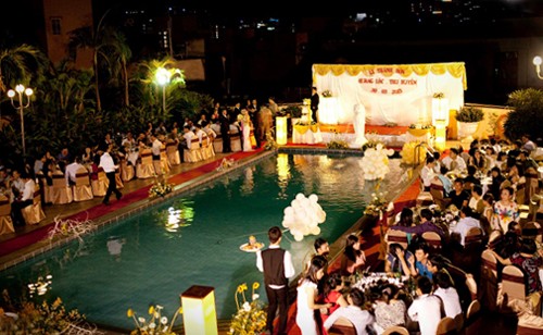 Độc đáo lễ cưới phá cách của bạn trẻ Độc đáo lễ cưới phá cách của bạn trẻ