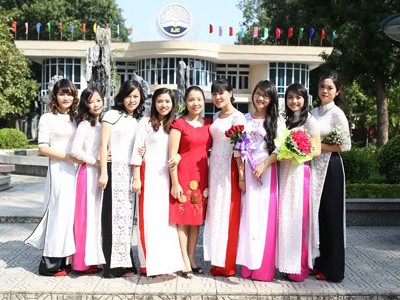 'Móc túi' nữ sinh mùa chụp ảnh kỷ yếu 'Móc túi' nữ sinh mùa chụp ảnh kỷ yếu