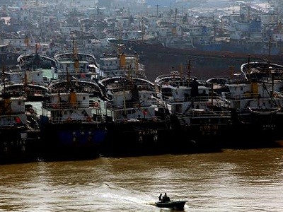 Siêu bão Wutip làm lật thuyền Trung Quốc, 74 người mất tích Siêu bão Wutip làm lật thuyền Trung Quốc, 74 người mất tích