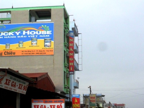 Người đàn ông chết lõa thể trong nhà nghỉ Nhà nghỉ nơi ông Thắng chết bất thường