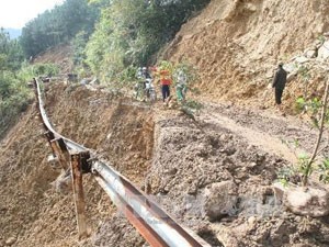 Khu du lịch Mẫu Sơn bị cô lập Khu du lịch Mẫu Sơn bị cô lập