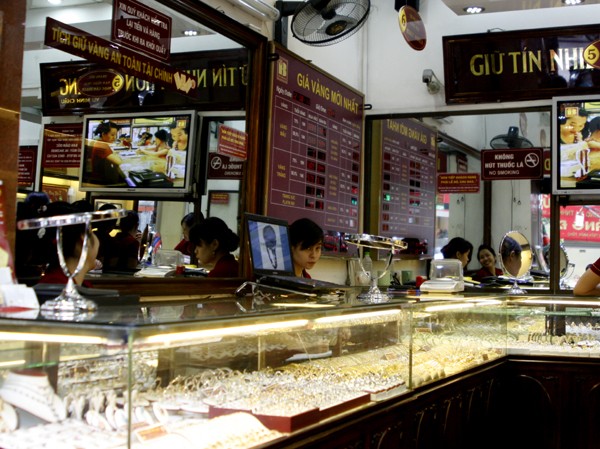 Vàng giảm giá, giao dịch ảm đạm Điểm kinh doanh vàng của Công ty Bảo tín Minh Châu vắng khách
