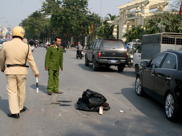 Xe máy tông nhau, 3 người nhập viện Hiện trường vụ tai nạn