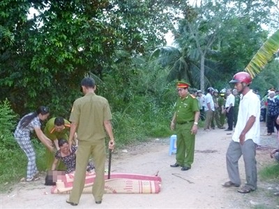 Tử vong vì can hai gia đình hàng xóm đánh nhau Tử vong vì can hai gia đình hàng xóm đánh nhau