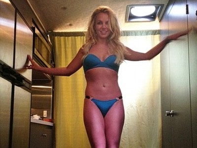 Britney Spears tự tin diện bikini khoe dáng nuột Britney Spears tự tin diện bikini khoe dáng nuột