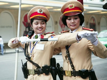 Gặp lại 'hoa khôi' CSGT Hà Nội 30 năm trước Gặp lại 'hoa khôi' CSGT Hà Nội 30 năm trước