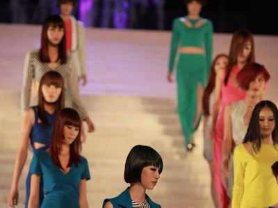 Dàn mẫu Next Top Model trong họa tình (Goldwell) Dàn mẫu Next Top Model trong họa tình (Goldwell)
