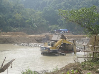 Hỗn loạn khai thác vàng Hỗn loạn khai thác vàng