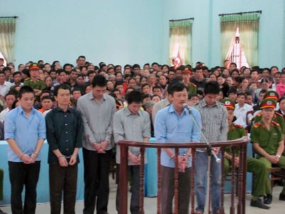 Băng nhóm xã hội đen Long Buri hầu tòa Băng nhóm xã hội đen Long Buri hầu tòa